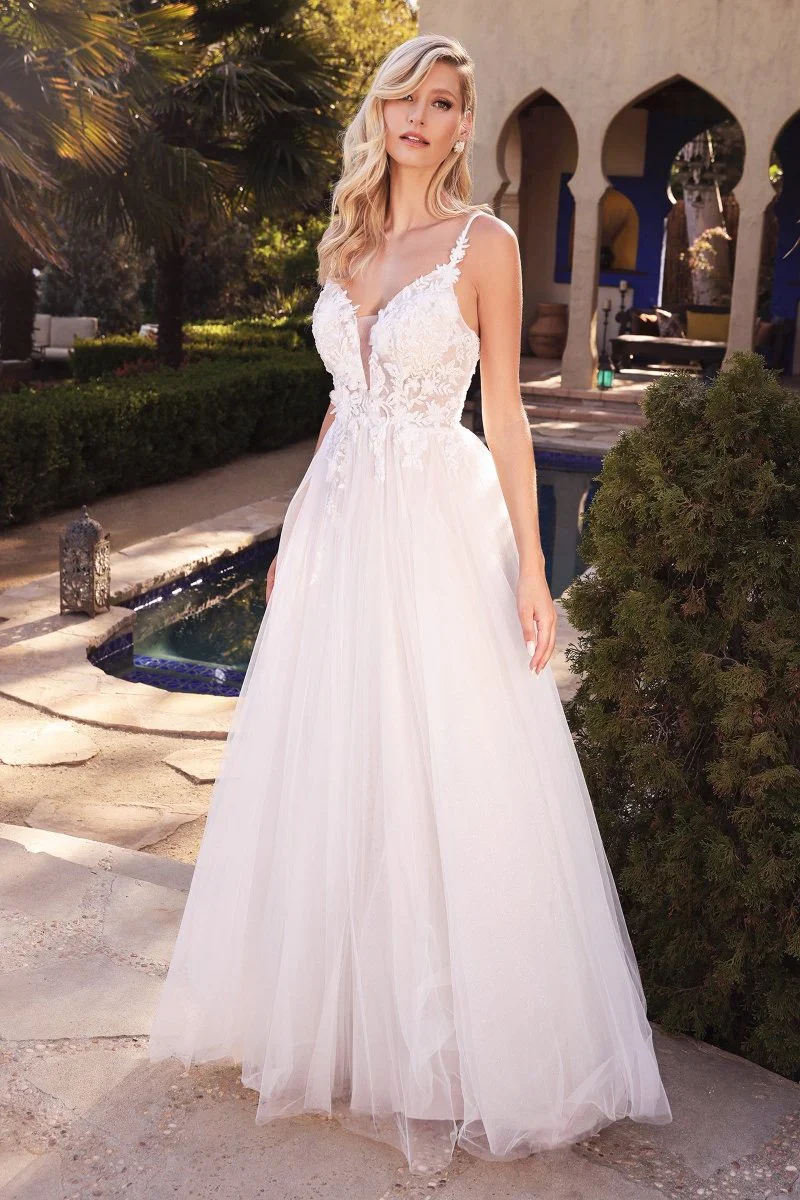 Vestido de novia de tul con detalle de encaje en capas CB072W de Ladivine K12446